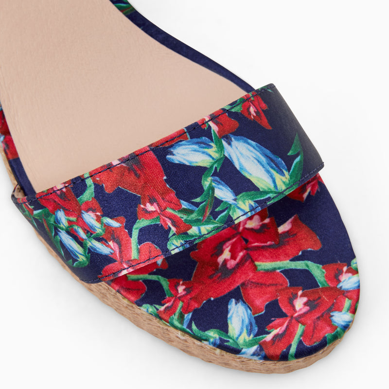 Deirdre Scarf Platform Wedge