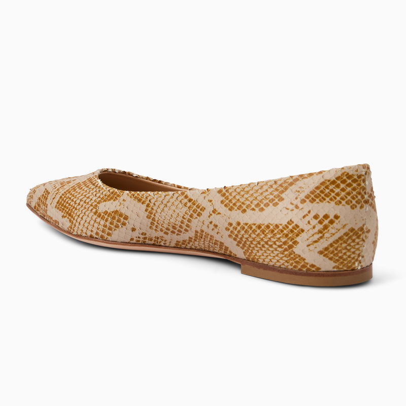 Gabrisa Italian Leather Pointed Toe Flat