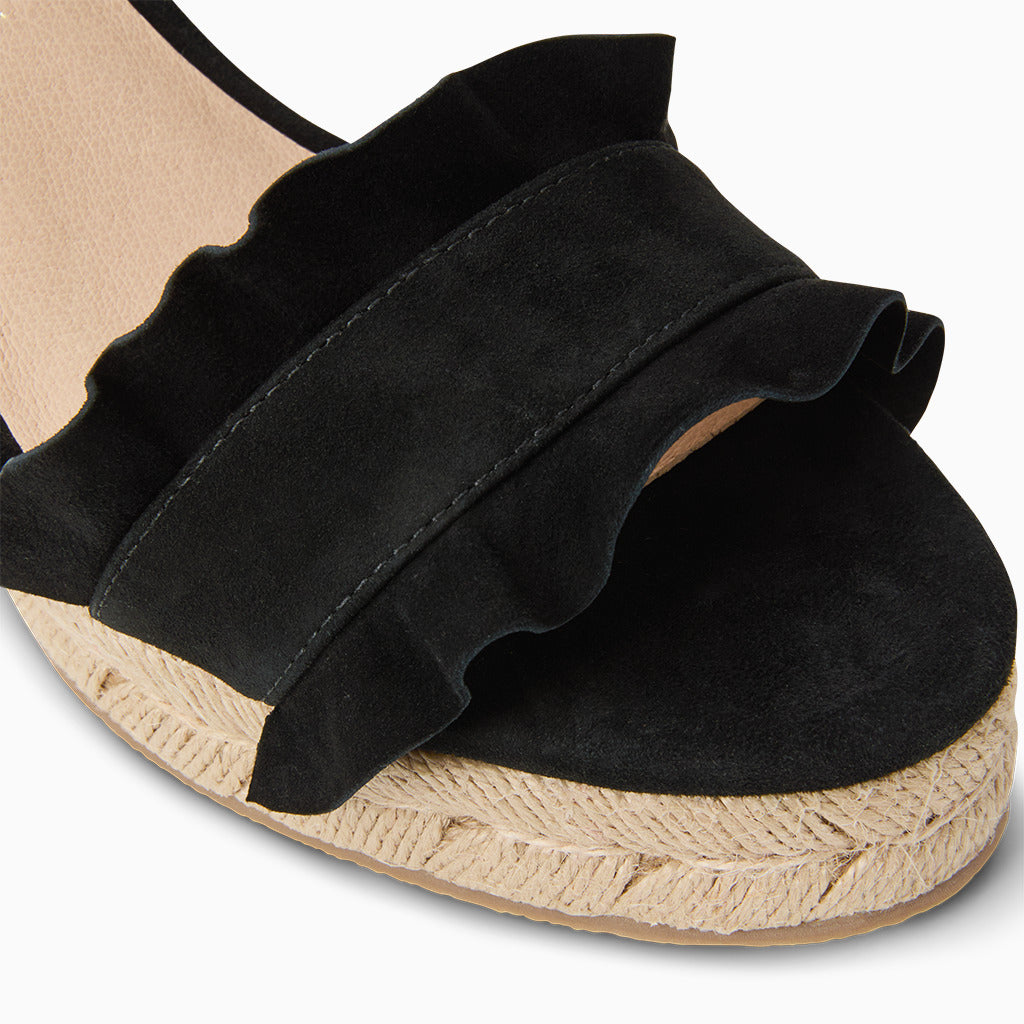 (取寄) ジャック ロジャース レディース ラッフル ウェッジ - スエード Jack Rogers women Rozette Ruffle Wedge - Suede Black Jack Rogers Rozette Ruffle Wedge | Suede | Black – Jack Rogers USA